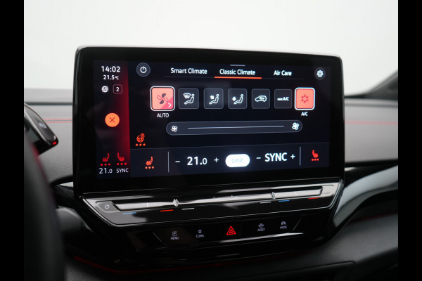 Volkswagen ID.4 GTX 4Motion 77 kWh 299pk Dealer O.H. | Adaptive Cruise | Head Up | 360 Camera | Alcantara Sportstoelen Massage & Memory | IQ Light | Sfeerverlichting | Keyless | Blis | Apple Carplay | Stuur Verwarmd | Navigatie | DAB |