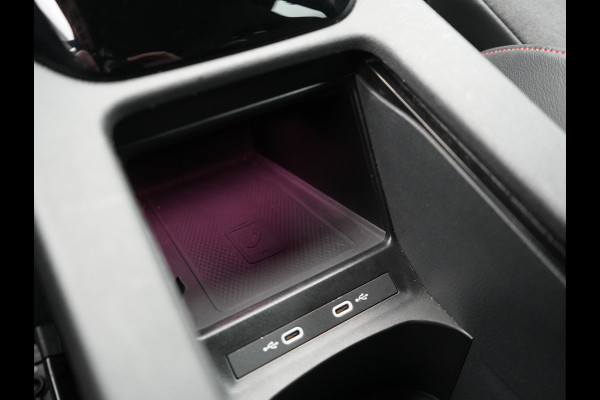 Volkswagen ID.4 GTX 4Motion 77 kWh 299pk Dealer O.H. | Adaptive Cruise | Head Up | 360 Camera | Alcantara Sportstoelen Massage & Memory | IQ Light | Sfeerverlichting | Keyless | Blis | Apple Carplay | Stuur Verwarmd | Navigatie | DAB |