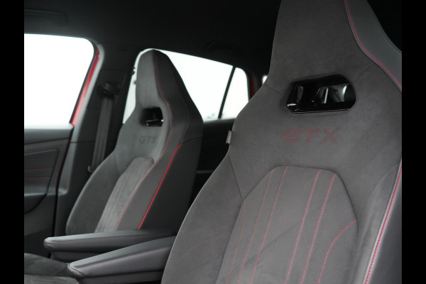 Volkswagen ID.4 GTX 4Motion 77 kWh 299pk Dealer O.H. | Adaptive Cruise | Head Up | 360 Camera | Alcantara Sportstoelen Massage & Memory | IQ Light | Sfeerverlichting | Keyless | Blis | Apple Carplay | Stuur Verwarmd | Navigatie | DAB |