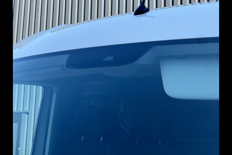 Volkswagen Crafter 35 2.0 TDI L4H3 NAVI AIRCO 140 PK AUTOMAAT CARPLAY