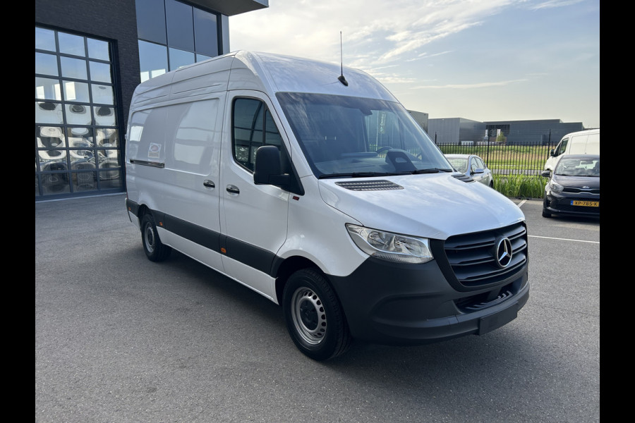 Mercedes-Benz Sprinter 315 CDI L2 H2 RWD Pro MBUX / Trekhaak / Camera / Cruise control / Airco / 270 Graden achterdeuren