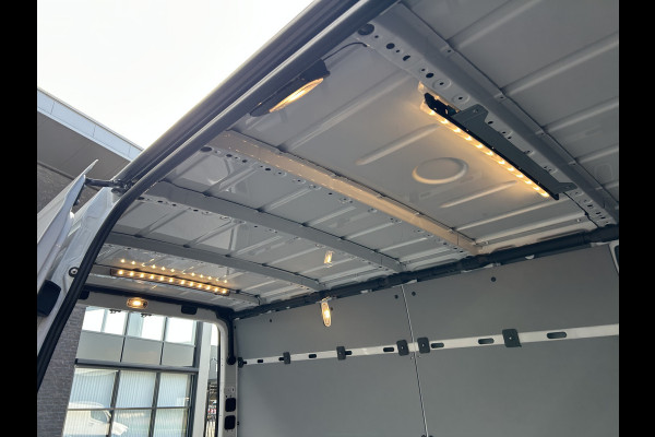 Mercedes-Benz Sprinter 315 CDI L2 H2 RWD Pro MBUX / Trekhaak / Camera / Cruise control / Airco / 270 Graden achterdeuren