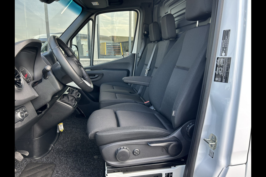 Mercedes-Benz Sprinter 315 CDI L2 H2 RWD Pro MBUX / Trekhaak / Camera / Cruise control / Airco / 270 Graden achterdeuren