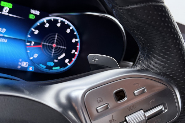 Mercedes-Benz C-Klasse Estate 200 Business Solution AMG (PANORAMADAK, SFEERVERLICHTING, MULTIBEAM KOPLAMPEN, DIGITALE COCKPIT)