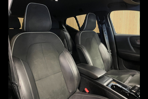 Volvo XC40 Recharge P8 AWD R-Design|89% SOH|1/2 LEDER|ELEK.TREKHAAK+ACHTERKLEP|ACC|STUUR+STOELVERW V+A|CARPLAY/ANDROID|NAP|NL|1EIG