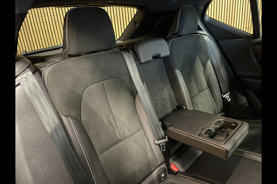 Volvo XC40 Recharge P8 AWD R-Design|89% SOH|1/2 LEDER|ELEK.TREKHAAK+ACHTERKLEP|ACC|STUUR+STOELVERW V+A|CARPLAY/ANDROID|NAP|NL|1EIG