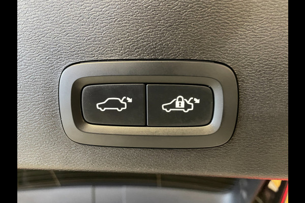 Volvo XC40 Recharge P8 AWD R-Design|89% SOH|1/2 LEDER|ELEK.TREKHAAK+ACHTERKLEP|ACC|STUUR+STOELVERW V+A|CARPLAY/ANDROID|NAP|NL|1EIG