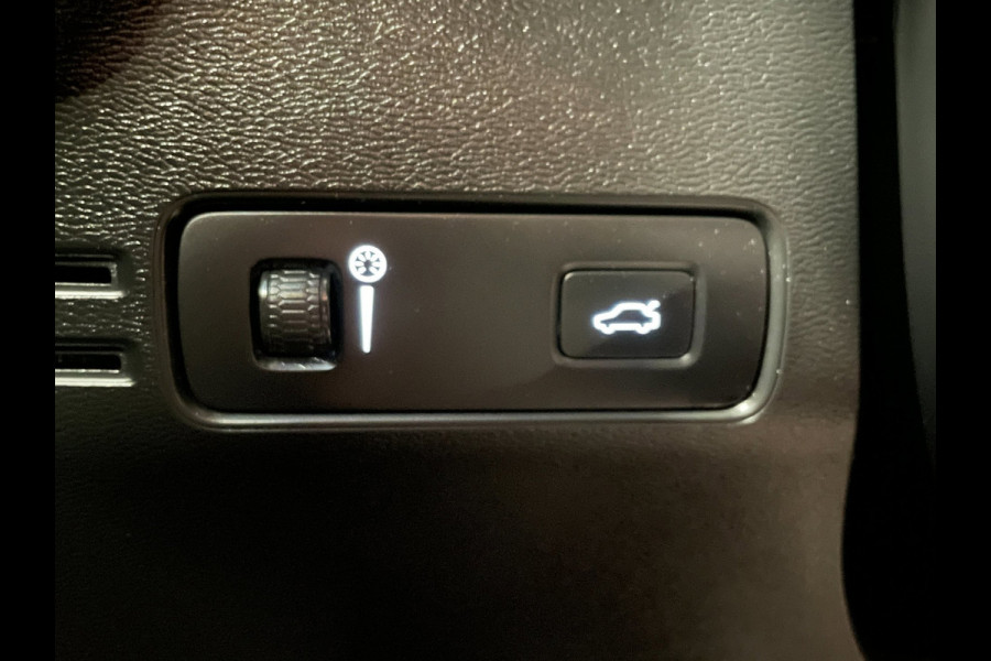 Volvo XC40 Recharge P8 AWD R-Design|89% SOH|1/2 LEDER|ELEK.TREKHAAK+ACHTERKLEP|ACC|STUUR+STOELVERW V+A|CARPLAY/ANDROID|NAP|NL|1EIG