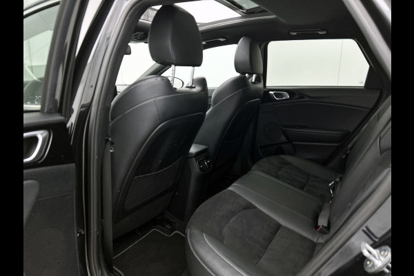 Kia Ceed Sportswagon 1.4 T-GDi GT-Line (PANORAMADAK, STOEL-/STUURVERWARMING, LED, CAMERA, CARPLAY, 1e EIGENAAR, GOED ONDERHOUDEN)