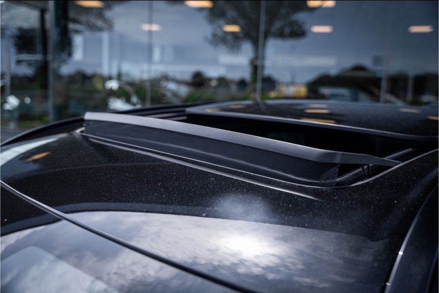 Volvo XC60 T6 Recharge Ultra Black Edition ** Facelift ** Trekhaak ** Harman/Kardon ** HUD ** Massage
