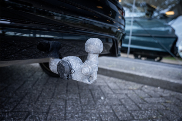 Volvo XC60 T6 Recharge Ultra Black Edition ** Facelift ** Trekhaak ** Harman/Kardon ** HUD ** Massage