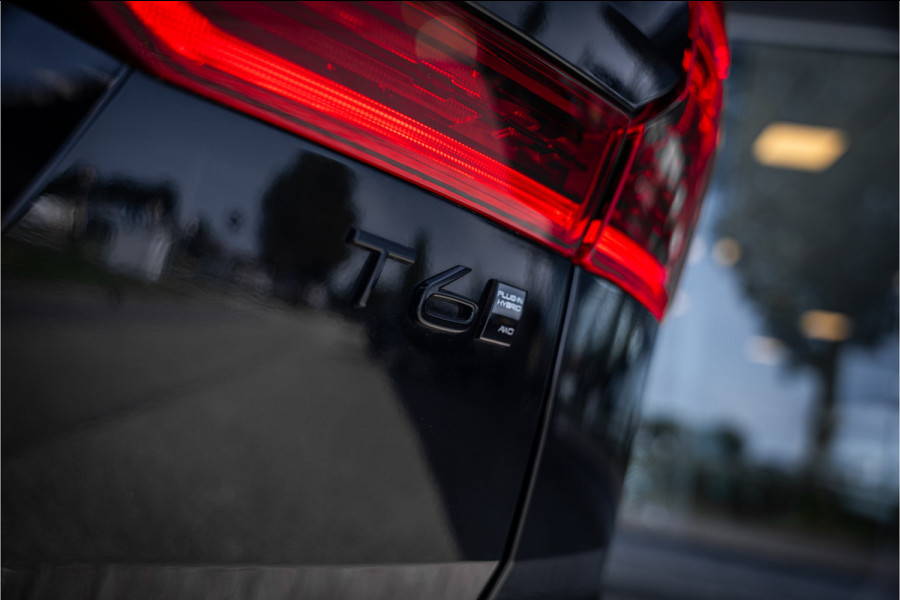 Volvo XC60 T6 Recharge Ultra Black Edition ** Facelift ** Trekhaak ** Harman/Kardon ** HUD ** Massage
