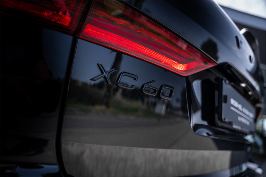 Volvo XC60 T6 Recharge Ultra Black Edition ** Facelift ** Trekhaak ** Harman/Kardon ** HUD ** Massage
