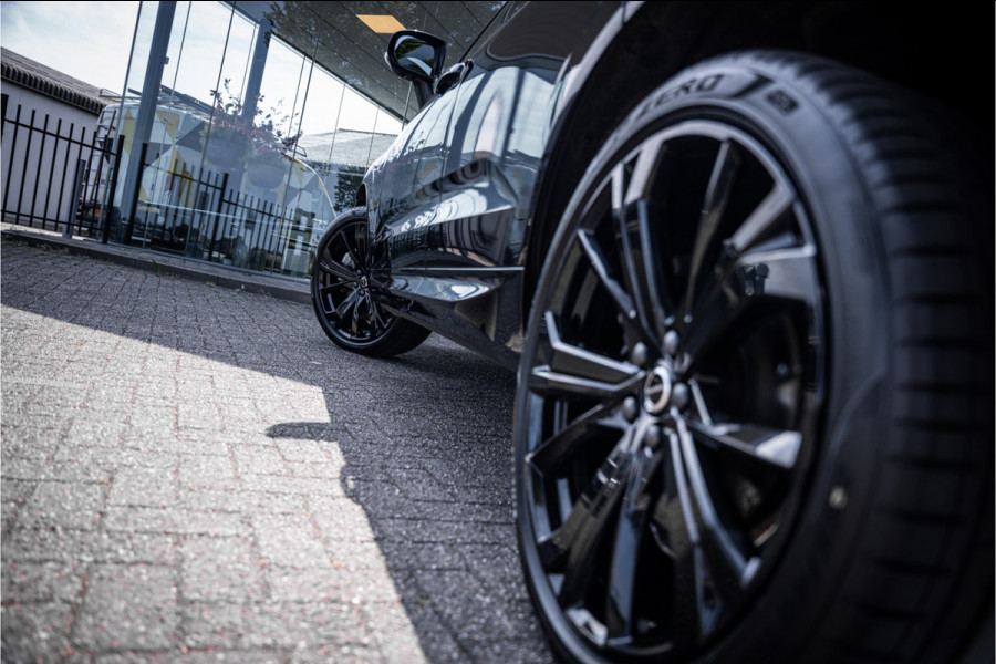 Volvo XC60 T6 Recharge Ultra Black Edition ** Facelift ** Trekhaak ** Harman/Kardon ** HUD ** Massage
