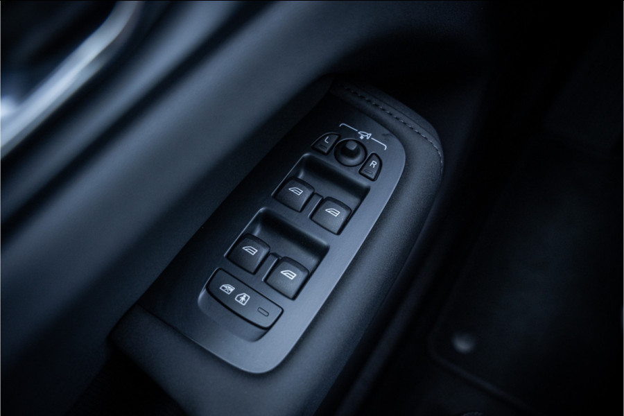 Volvo XC60 T6 Recharge Ultra Black Edition ** Facelift ** Trekhaak ** Harman/Kardon ** HUD ** Massage