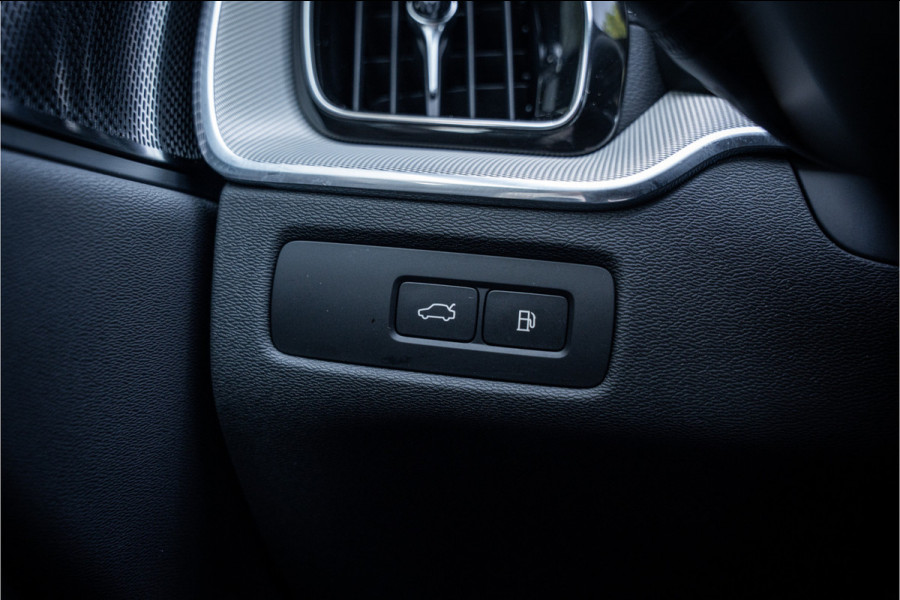 Volvo XC60 T6 Recharge Ultra Black Edition ** Facelift ** Trekhaak ** Harman/Kardon ** HUD ** Massage