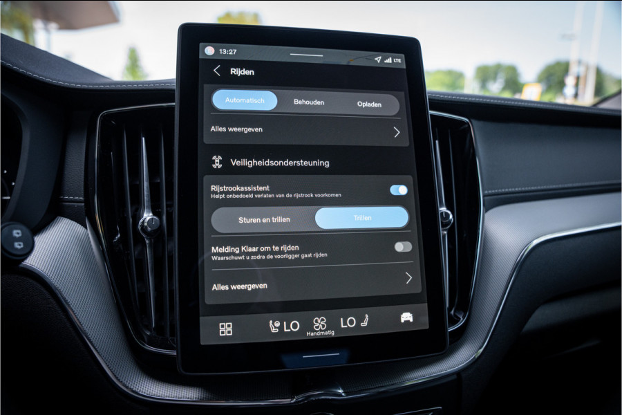Volvo XC60 T6 Recharge Ultra Black Edition ** Facelift ** Trekhaak ** Harman/Kardon ** HUD ** Massage