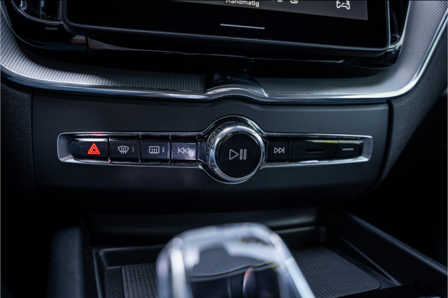 Volvo XC60 T6 Recharge Ultra Black Edition ** Facelift ** Trekhaak ** Harman/Kardon ** HUD ** Massage