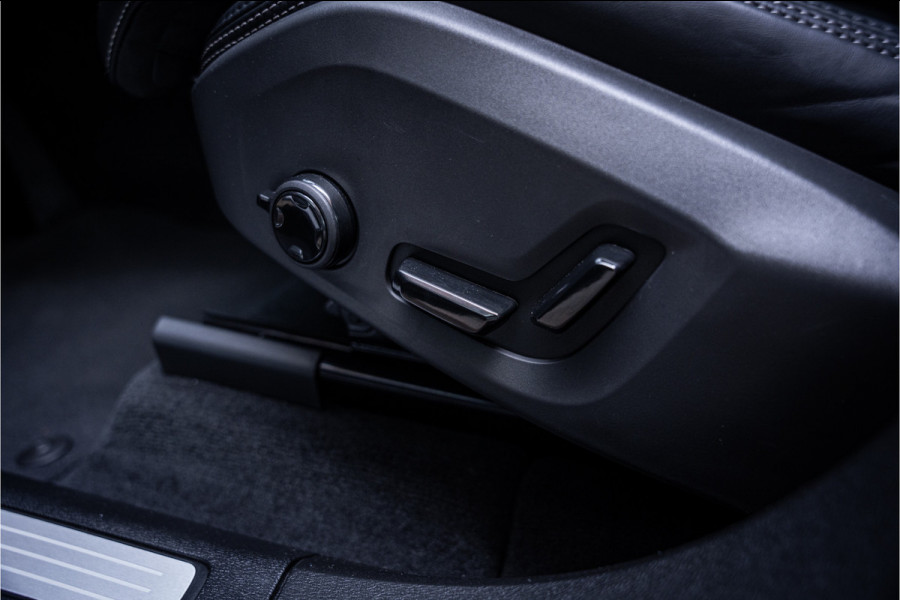Volvo XC60 T6 Recharge Ultra Black Edition ** Facelift ** Trekhaak ** Harman/Kardon ** HUD ** Massage
