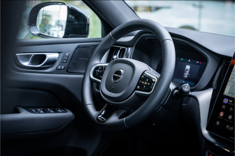 Volvo XC60 T6 Recharge Ultra Black Edition ** Facelift ** Trekhaak ** Harman/Kardon ** HUD ** Massage