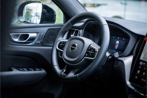 Volvo XC60 T6 Recharge Ultra Black Edition ** Facelift ** Trekhaak ** Harman/Kardon ** HUD ** Massage
