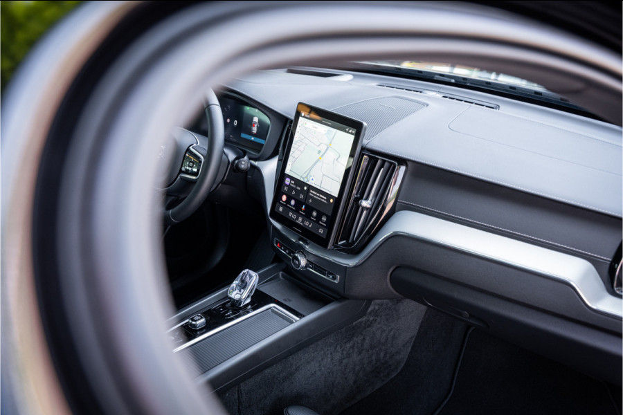 Volvo XC60 T6 Recharge Ultra Black Edition ** Facelift ** Trekhaak ** Harman/Kardon ** HUD ** Massage