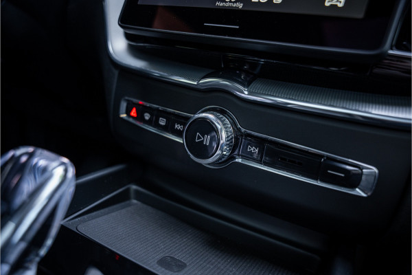Volvo XC60 T6 Recharge Ultra Black Edition ** Facelift ** Trekhaak ** Harman/Kardon ** HUD ** Massage
