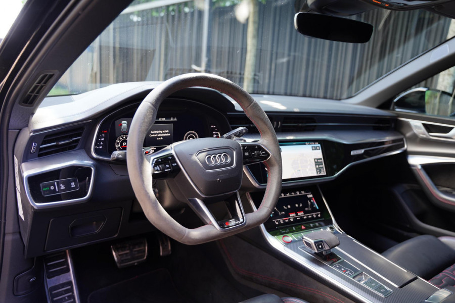 Audi RS6 Avant TFSI Quattro / Akrapovic / Dynamic Plus / Keramische Remmen