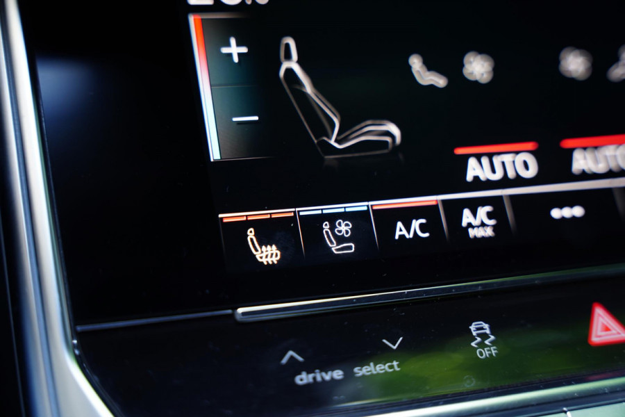 Audi RS6 Avant TFSI Quattro / Akrapovic / Dynamic Plus / Keramische Remmen