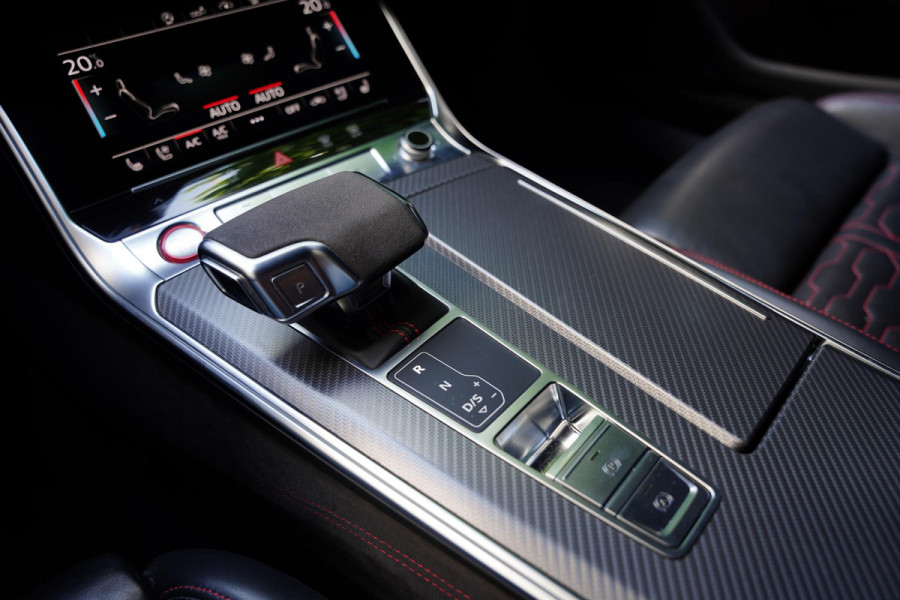 Audi RS6 Avant TFSI Quattro / Akrapovic / Dynamic Plus / Keramische Remmen