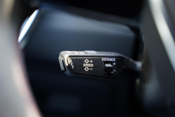 Audi RS6 Avant TFSI Quattro / Akrapovic / Dynamic Plus / Keramische Remmen