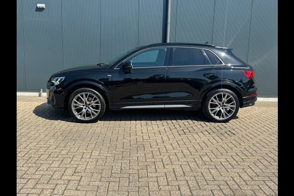 Audi Q3 1.4 plugin hybride * S-line * Camera * Side ass. *