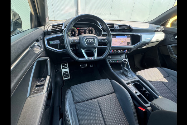 Audi Q3 1.4 plugin hybride * S-line * Camera * Side ass. *