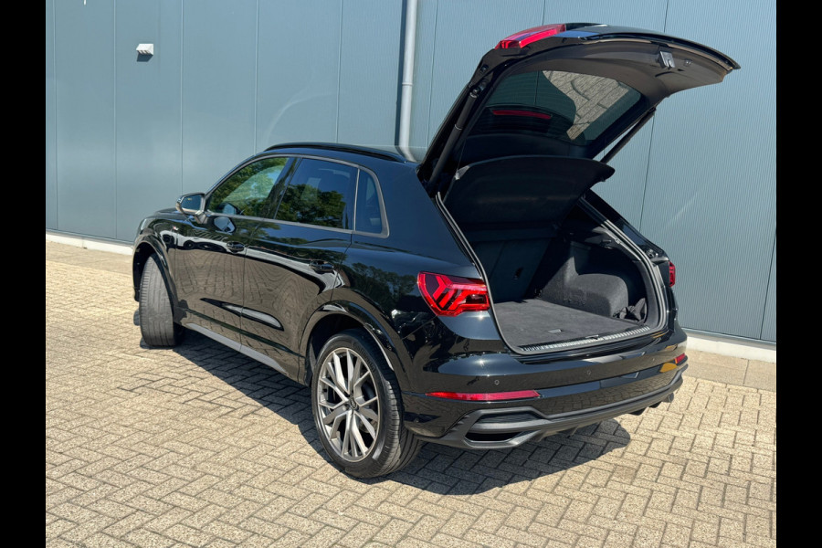 Audi Q3 1.4 plugin hybride * S-line * Camera * Side ass. *