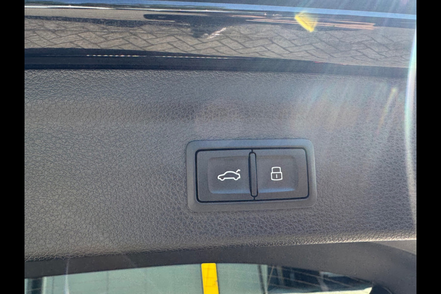 Audi Q3 1.4 plugin hybride * S-line * Camera * Side ass. *