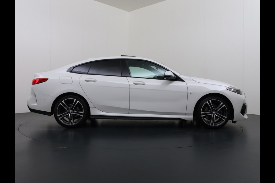 BMW 2 Serie Gran Coupé 218i Automaat M-Sport High Executive Panoramadak Live Cockpit Apple Carplay Android Auto Camera Navi Ecc Cruise Contr Privacy Glas Led Achteruitrijassistent Regen-Lichtsensor Hifi-Systeem DAB Dealeronderhouden 1e Eigenaar Origineel Nederlandse Auto