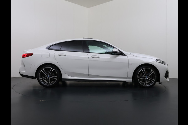 BMW 2 Serie Gran Coupé 218i Automaat M-Sport High Executive Panoramadak Live Cockpit Apple Carplay Android Auto Camera Navi Ecc Cruise Contr Privacy Glas Led Achteruitrijassistent Regen-Lichtsensor Hifi-Systeem DAB Dealeronderhouden 1e Eigenaar Origineel Nederlandse Auto