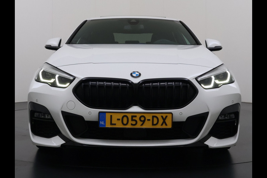 BMW 2 Serie Gran Coupé 218i Automaat M-Sport High Executive Panoramadak Live Cockpit Apple Carplay Android Auto Camera Navi Ecc Cruise Contr Privacy Glas Led Achteruitrijassistent Regen-Lichtsensor Hifi-Systeem DAB Dealeronderhouden 1e Eigenaar Origineel Nederlandse Auto