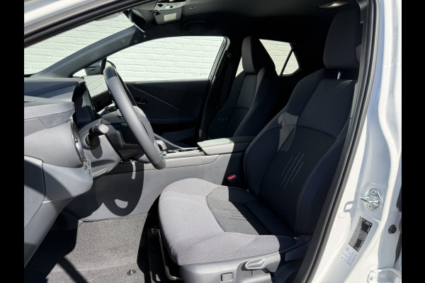 Toyota C-HR 1.8 Hybrid 140 Dynamic | ACC | CarPlay | Camera | Keyless | 18 inch