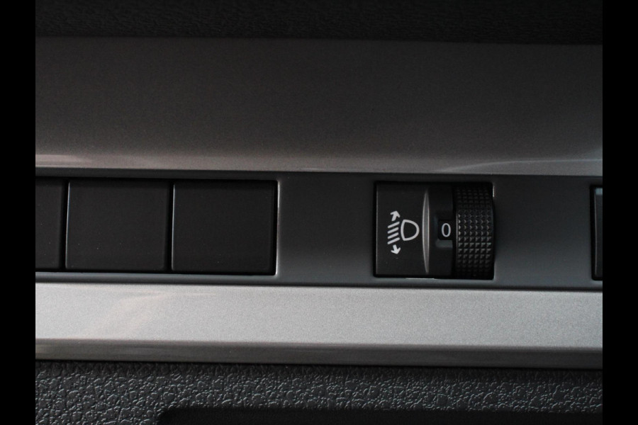 Opel Vivaro 1.5 Diesel 120 S&S L3 Apple Carplay /  Android Auto Parkeersensoren V+A Trekhaak Camera Navigatie Cruise Control LED koplampen houten afwerking laadruimte