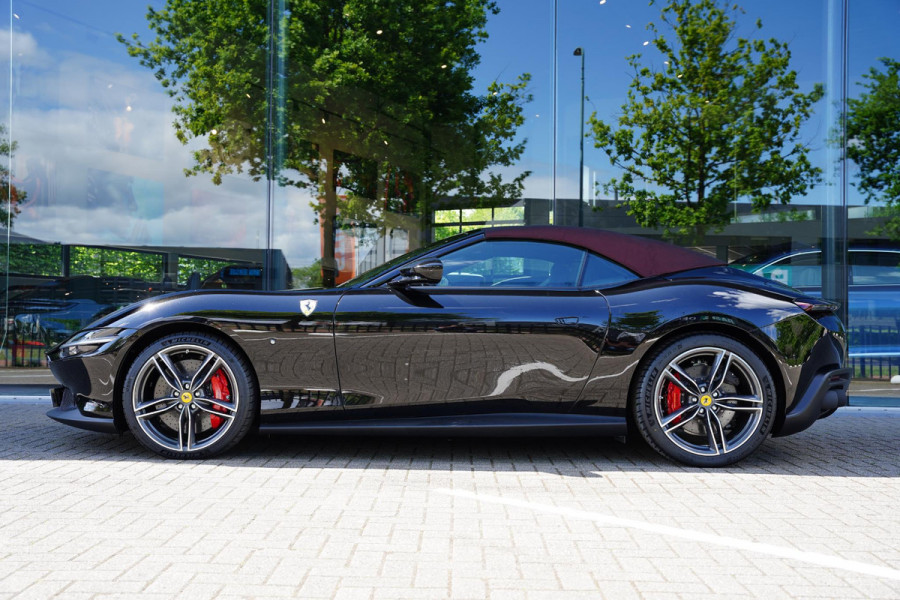 Ferrari Roma Spider 3.9 V8 Nero Stellato