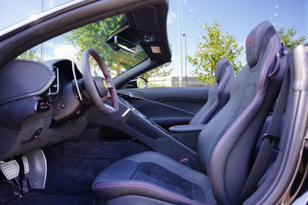Ferrari Roma Spider 3.9 V8 Nero Stellato