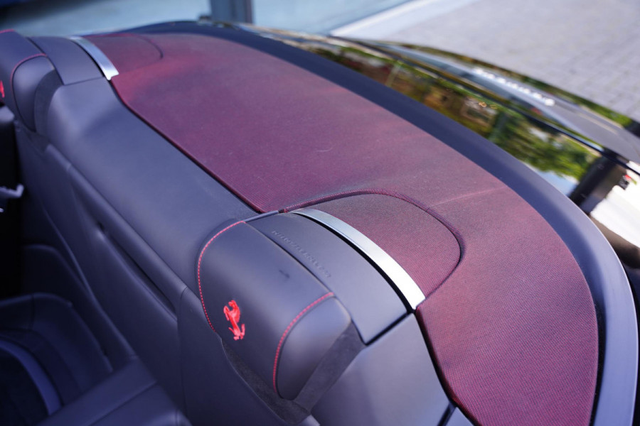 Ferrari Roma Spider 3.9 V8 Nero Stellato