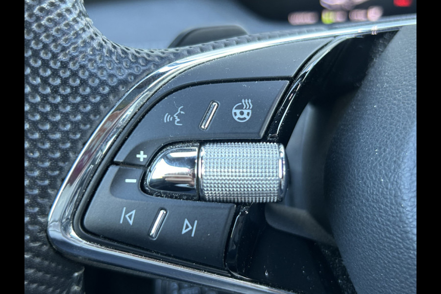 Škoda ENYAQ Coupé iV BWJ 2022 | 80 RS | PANO | LEER | TREKHAAK | 21'' LMV | NAVI | CARPLAY | CAMERA A |