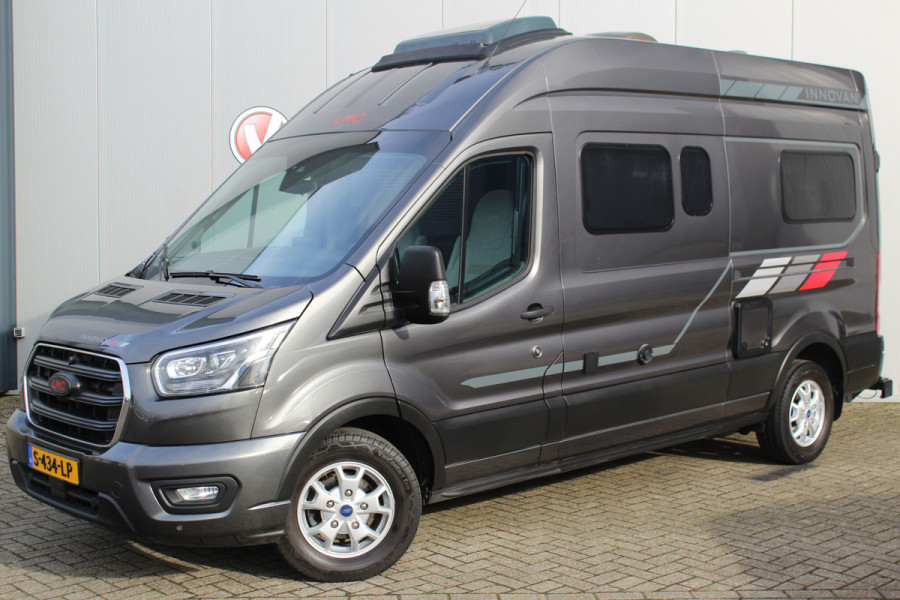 Ford LMC C590 'Innovan' Buscamper. Geniet van de vrijheid ! Geweldig mooie LMC buscamper ! V.v. de krachtige 170pk Ford dieselmotor. Airco, voorraamverw., Xenon verlichting, trekhaak, luifel, metallic lak, LM wielen, garage, camera, adapt. cruise cntrl, lane assist, koel-, vriesvak, toilet, kookgelegenheid etc.