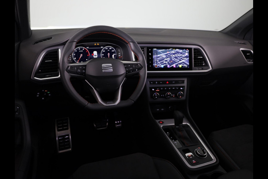 Seat Ateca 1.5 TSI FR Business Intense | Safe And Driving Pack XL | Velgen: 'Exclusive Cosmo Grey', 19 inch | Magic Black Metallic | Draadloze Carplay