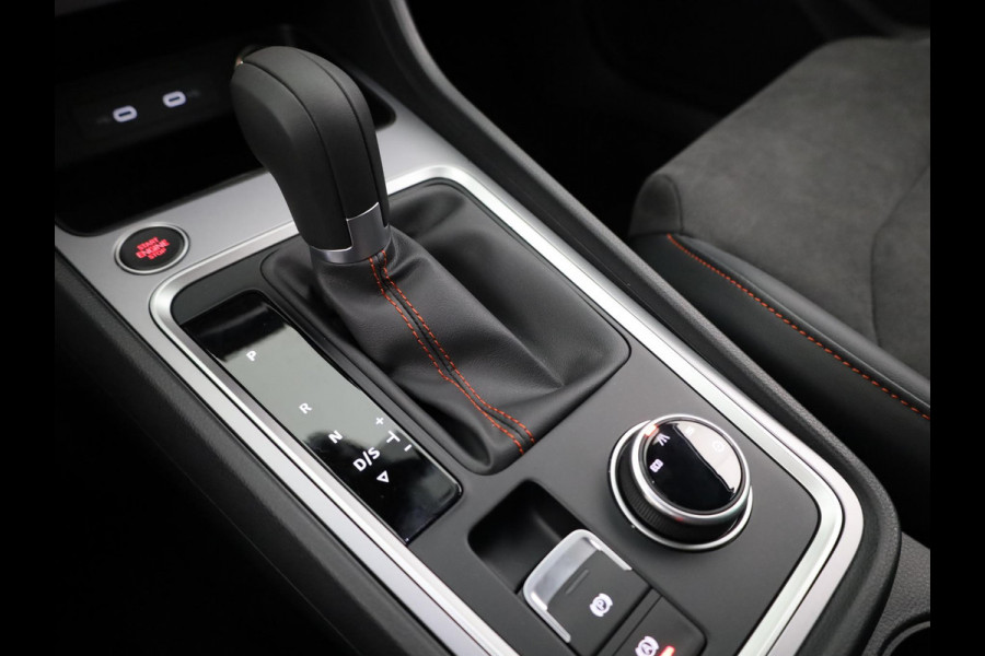 Seat Ateca 1.5 TSI FR Business Intense | Safe And Driving Pack XL | Velgen: 'Exclusive Cosmo Grey', 19 inch | Magic Black Metallic | Draadloze Carplay