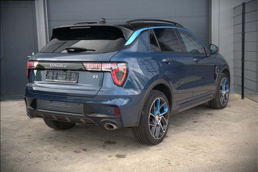 Lynk & Co 01 1.5 | Panoramadak | Stoelverwarming | Keyless | Apple Carplay | Adaptive Cruise Control | Infinity | Navigatie | Camera | Parkeersensoren | SOH 94,2%