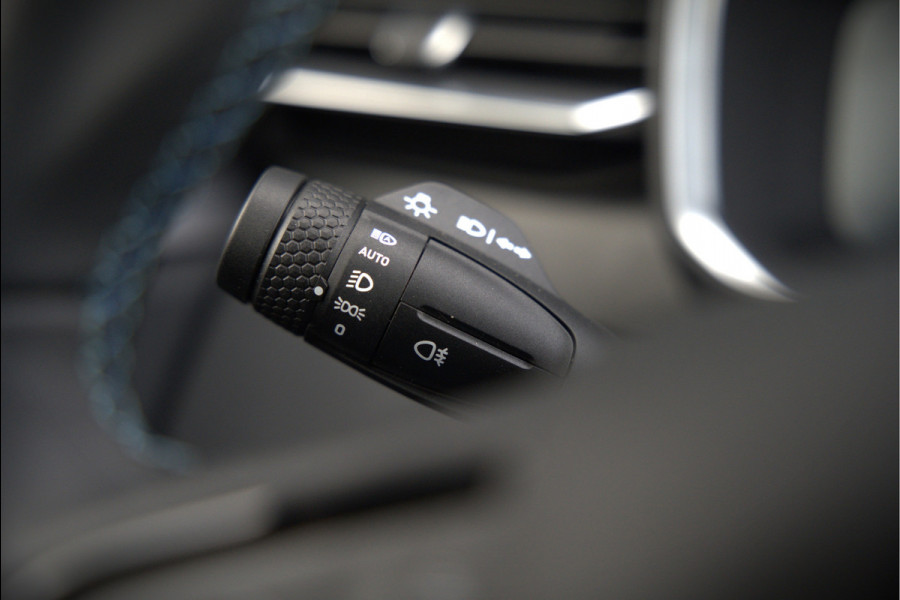 Lynk & Co 01 1.5 | Panoramadak | Stoelverwarming | Keyless | Apple Carplay | Adaptive Cruise Control | Infinity | Navigatie | Camera | Parkeersensoren | SOH 94,2%