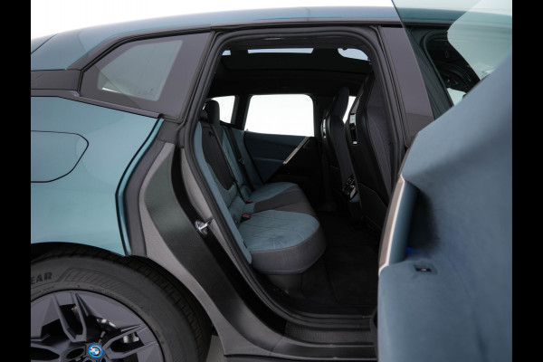 BMW iX xDrive40 Business Edition Plus 77 kWh [ 3-Fase ] {SOH-100%} (INCL-BTW) *PANO | HEAD-UP | TOPVIEW | MASSAGE | LASER-LIGHT | MEMORY-PACK | BOWERS&WILKINS | BLINDSPOT | WIDESCREEN-COCKPIT | HEATED-COMFORTSEATS | DAB | AMBIENTLIGHT | NAVI-FULLMAP | 20''AL